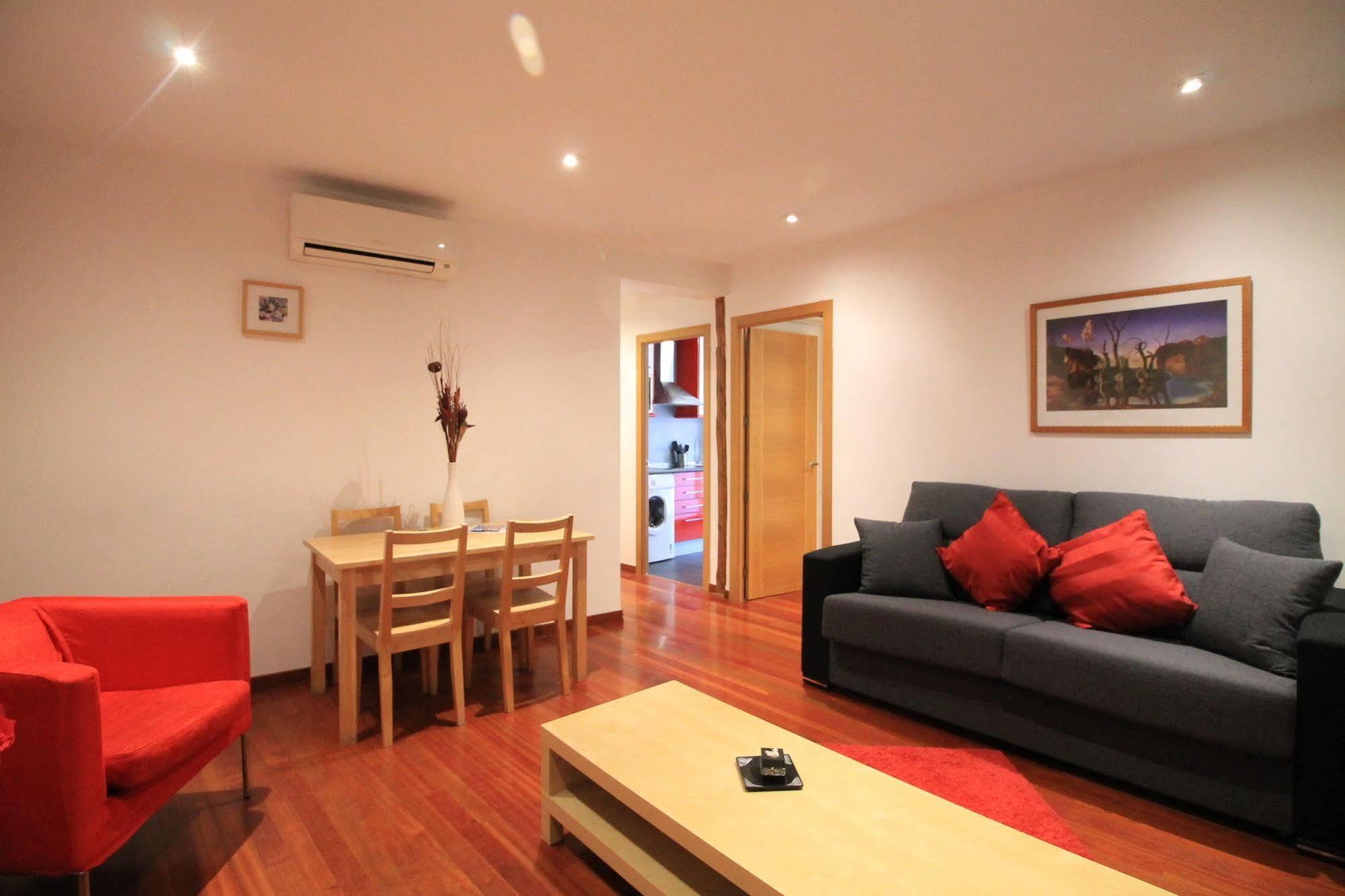 Prado Apartments Madrid Exterior photo